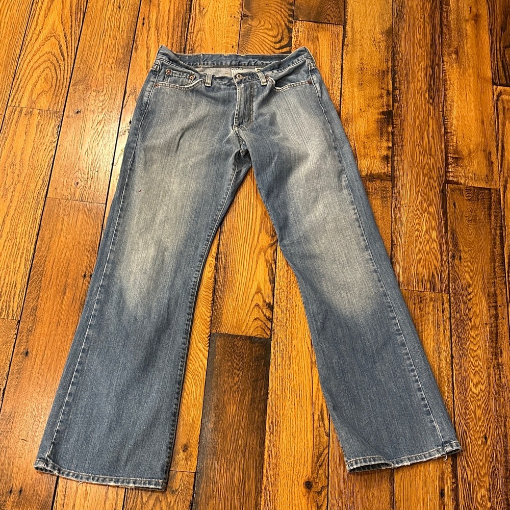 LUCKY BRAND MEN'S FENDER RELAXED FIT LIGHT WASH BOOTCUT BLUE JEANS - SIZE 29